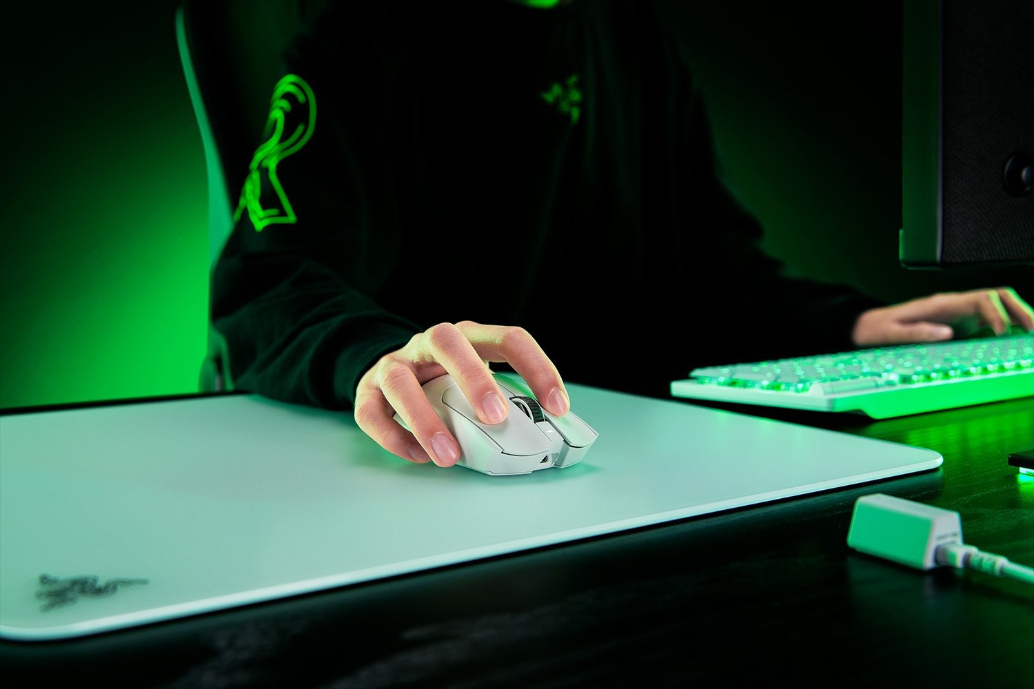 Компьютерная мышь Razer Viper V3 Pro White (RZ01-05120200-R3G1) фото