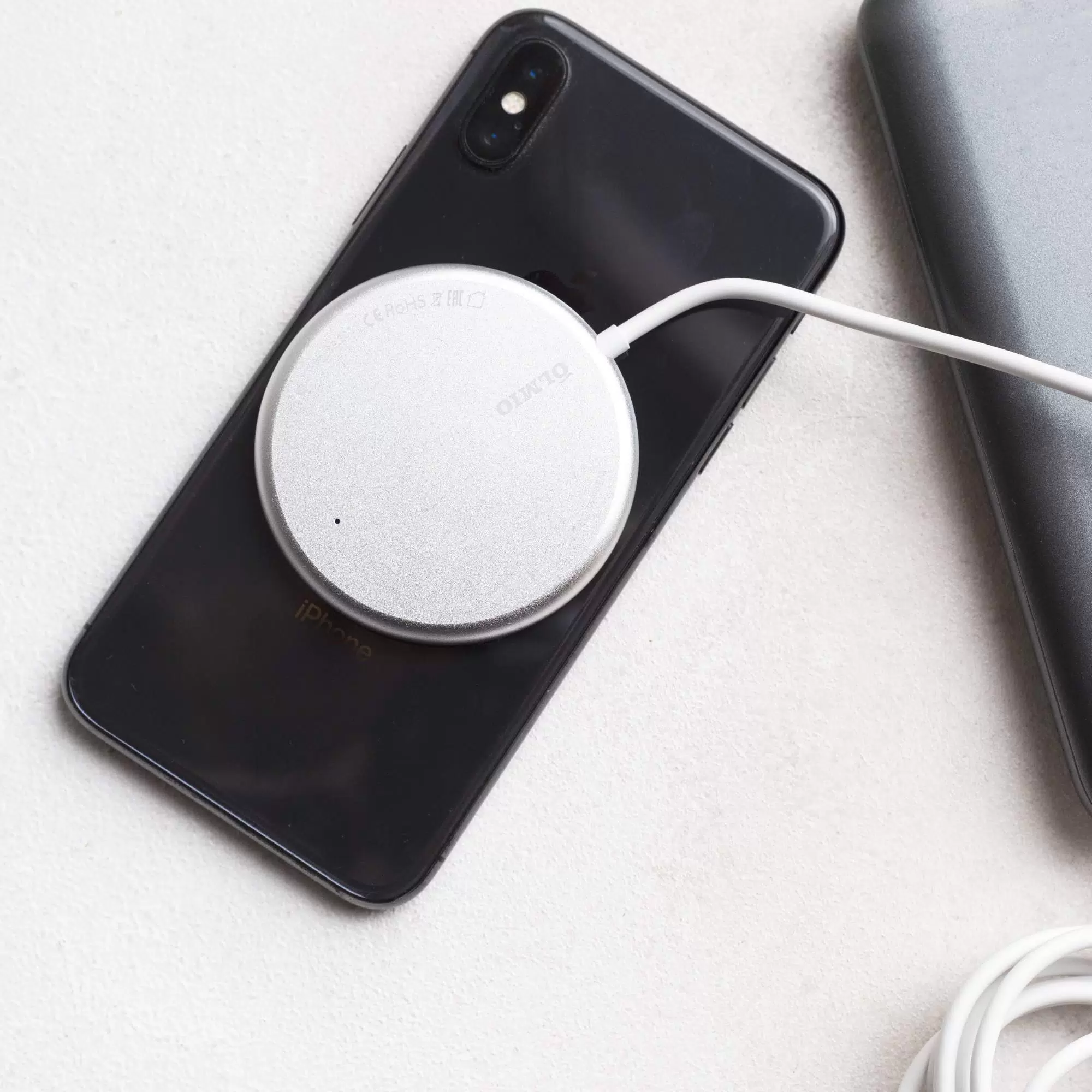 Беспроводное зарядное устройство Olmio MagCharge QI 15W белый (43922) фото