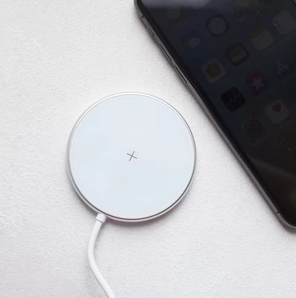 Беспроводное зарядное устройство Olmio MagCharge QI 15W белый (43922) фото