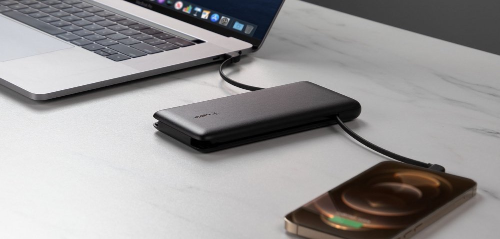 Портативный аккумулятор Belkin 10000mAh 23W integrated cables Black (BPB006BTBLK) фото