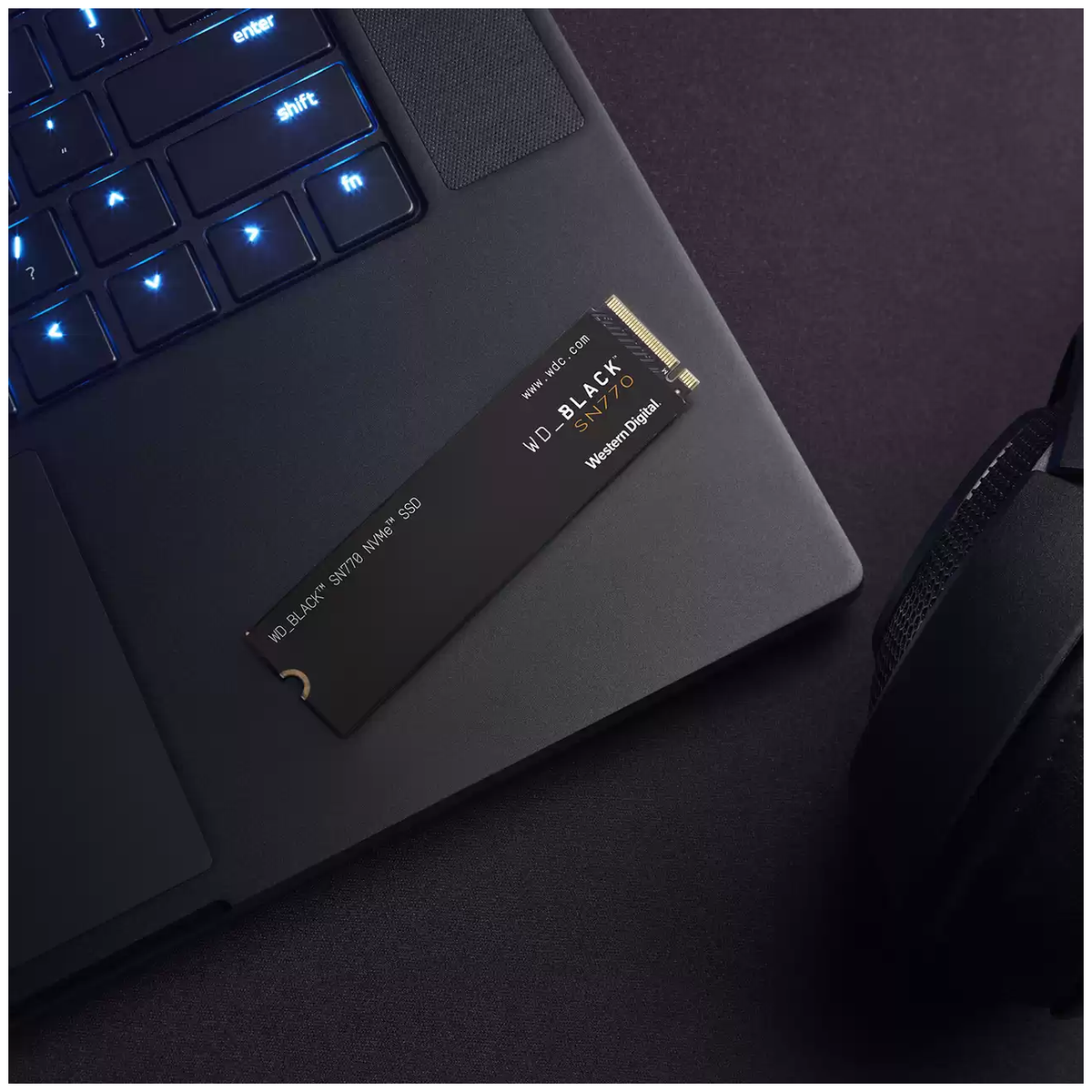 Твердотельный накопитель 2000GB SSD WD BLACK SN770 (WDS200T3X0E) фото