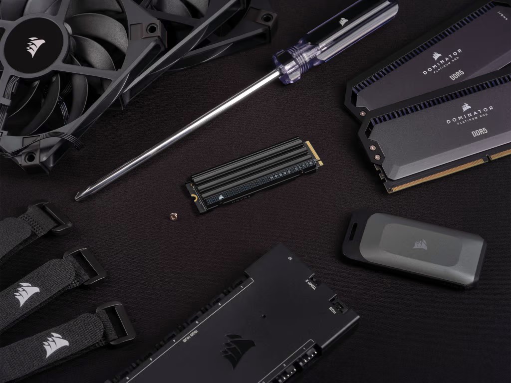 Твердотельный накопитель SSD Corsair MP600 Elite with Heatsink 1TB, M.2 (CSSD-F1000GBMP600EHS) фото