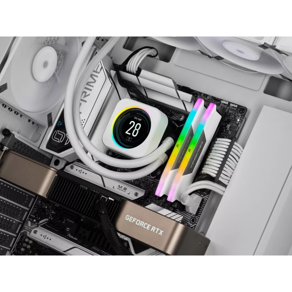 Комплект оперативной памяти Corsair VENGEANCE RGB DDR5, 5200MT/s 32GB 2x16GB DIMM XMP 3.0 (CMH32GX5M2B5200C40W) фото