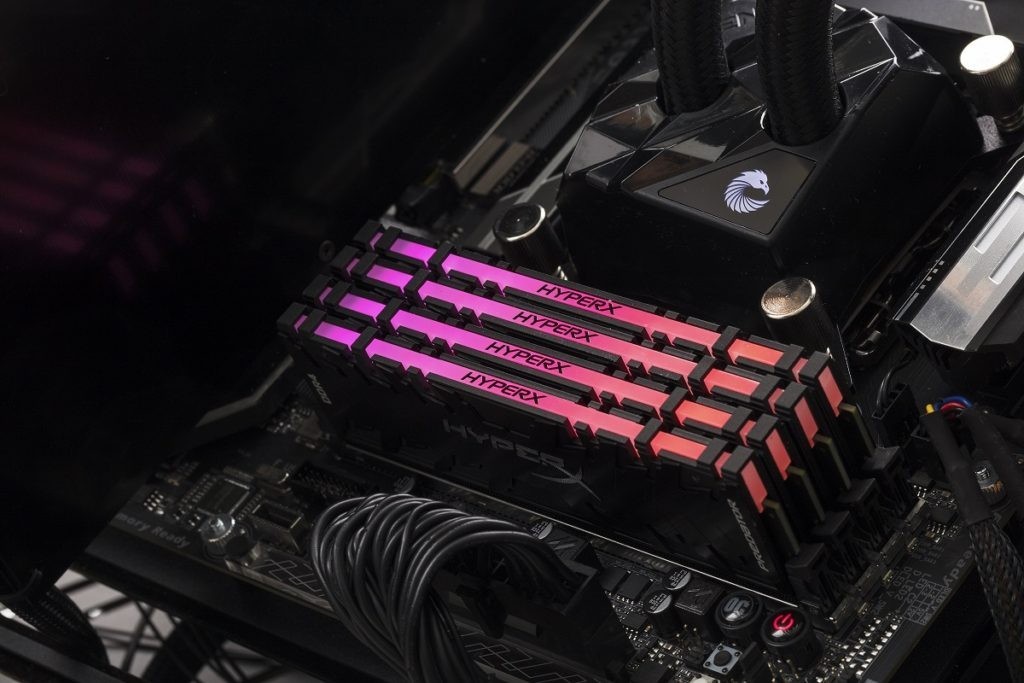 Оперативная память HyperX Predator RGB DDR-4 16GB 3000MHz (HX430C15PB3A/16) фото