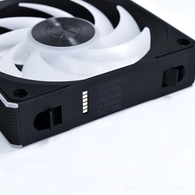 Вентилятор для корпуса Lian Li Uni Fan CL120 Wireless 3-pack Black (G99.12CL1W3B.00) фото
