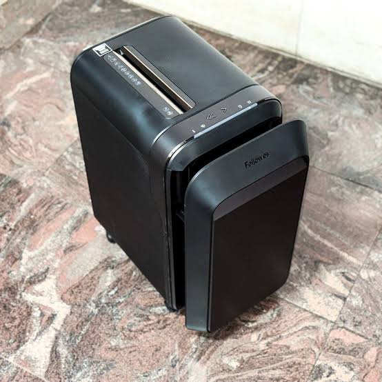 Шредер Fellowes Powershred LX220 BLACK SHREDDER EU/UK (5502601) фото